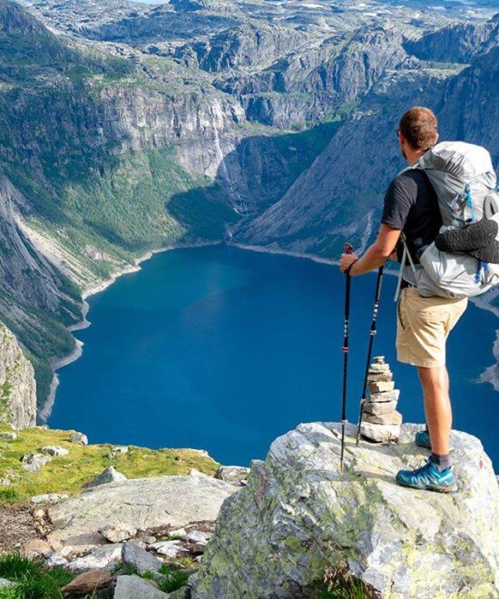 🏙️ Discover the Charm of Srinagar – The Heart of Kashmir! 🌸🚤