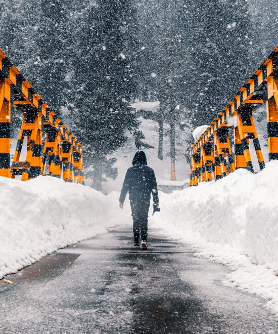 🏔️ Explore the Breathtaking Destinations of Kashmir! 🌿❄️